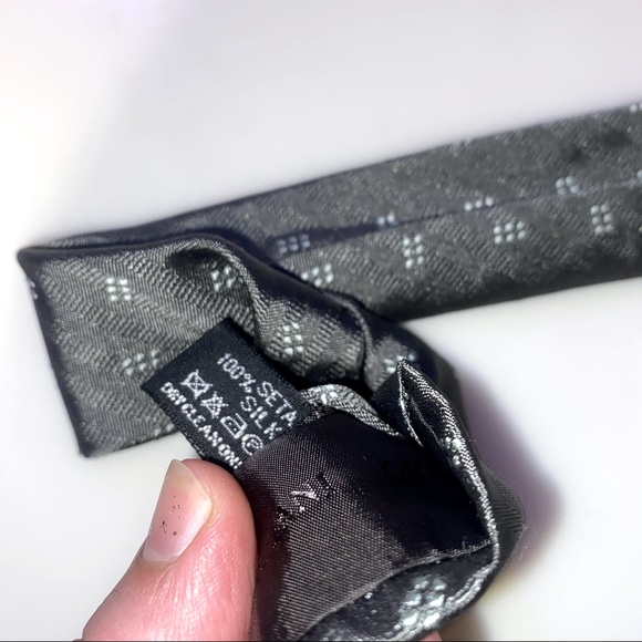 Giorgio Armani Silk Tie - Picture 5 of 7